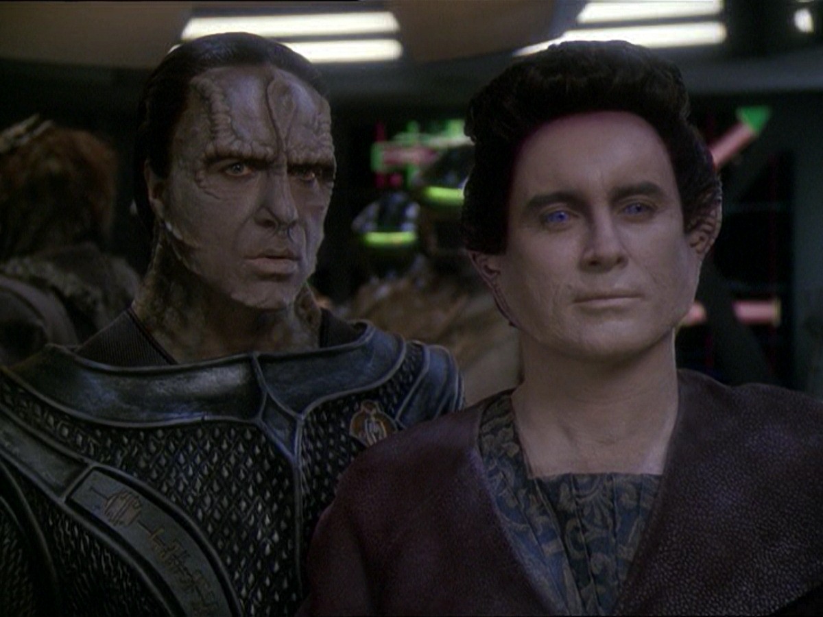 extant_StarTrek_DS9_7x19-StrangeBedfellows_0183.jpg