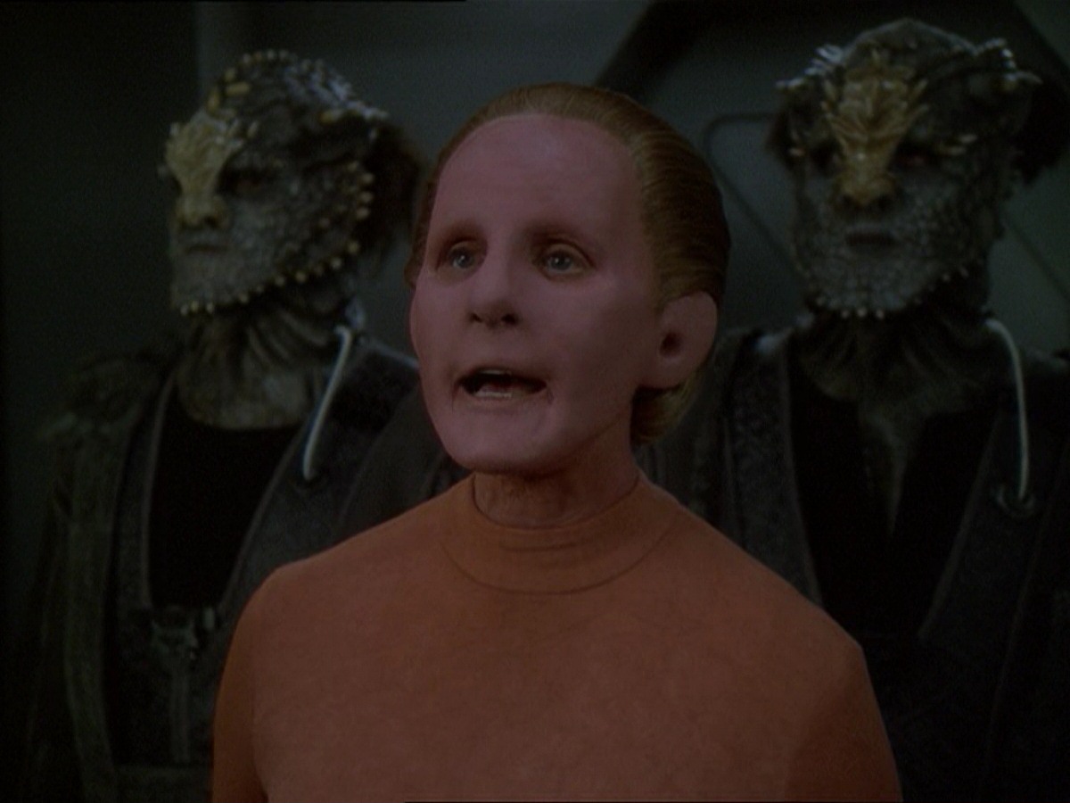 extant_StarTrek_DS9_7x19-StrangeBedfellows_0199.jpg