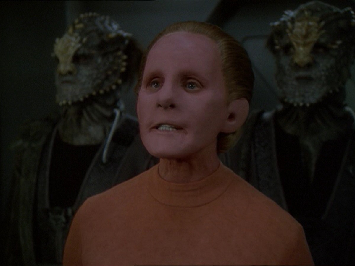 extant_StarTrek_DS9_7x19-StrangeBedfellows_0202.jpg