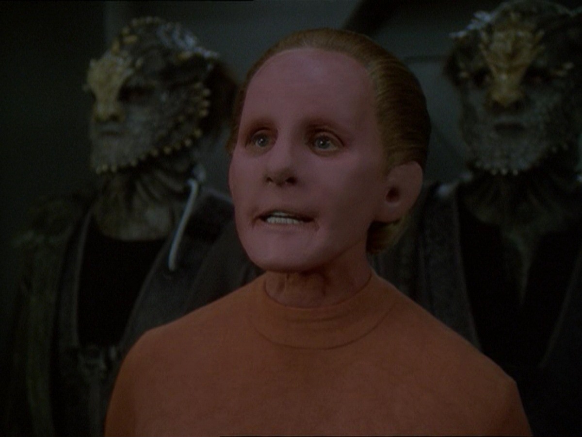 extant_StarTrek_DS9_7x19-StrangeBedfellows_0203.jpg