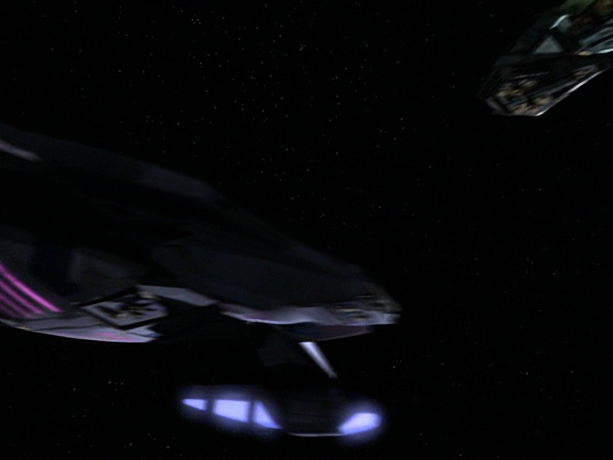extant_StarTrek_DS9_7x19-StrangeBedfellows_0381.jpg