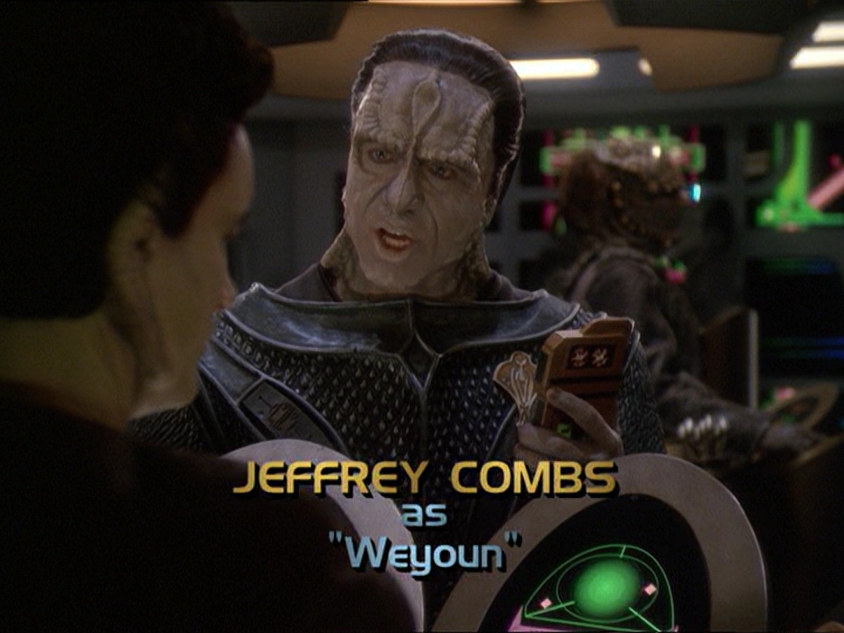 extant_StarTrek_DS9_7x19-StrangeBedfellows_0394.jpg