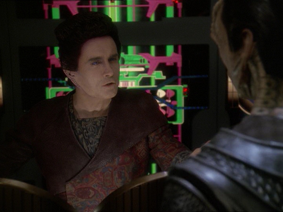 extant_StarTrek_DS9_7x19-StrangeBedfellows_0417.jpg