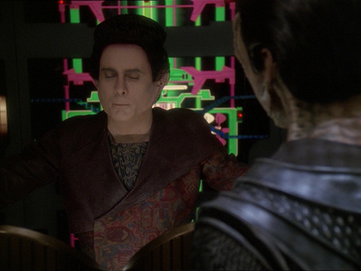 extant_StarTrek_DS9_7x19-StrangeBedfellows_0430.jpg