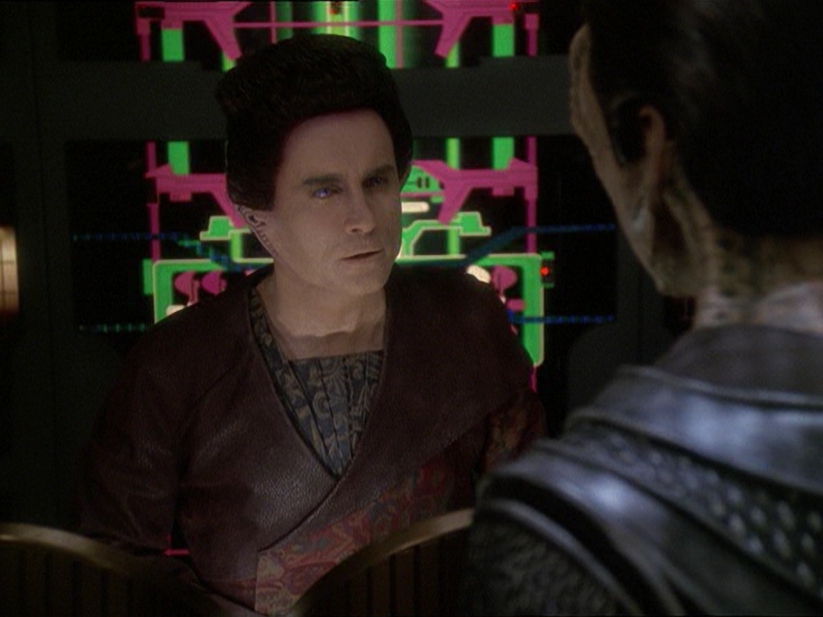 extant_StarTrek_DS9_7x19-StrangeBedfellows_0436.jpg