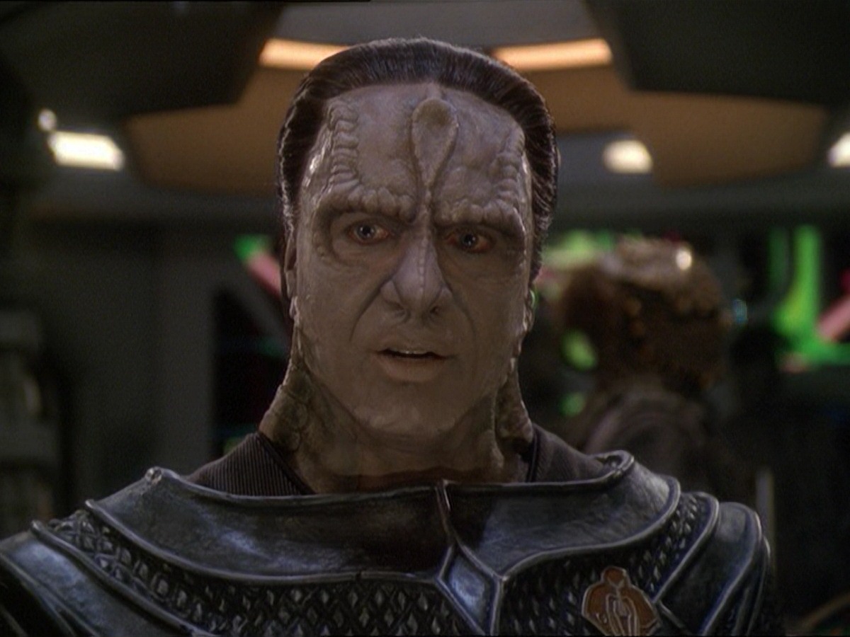 extant_StarTrek_DS9_7x19-StrangeBedfellows_0453.jpg