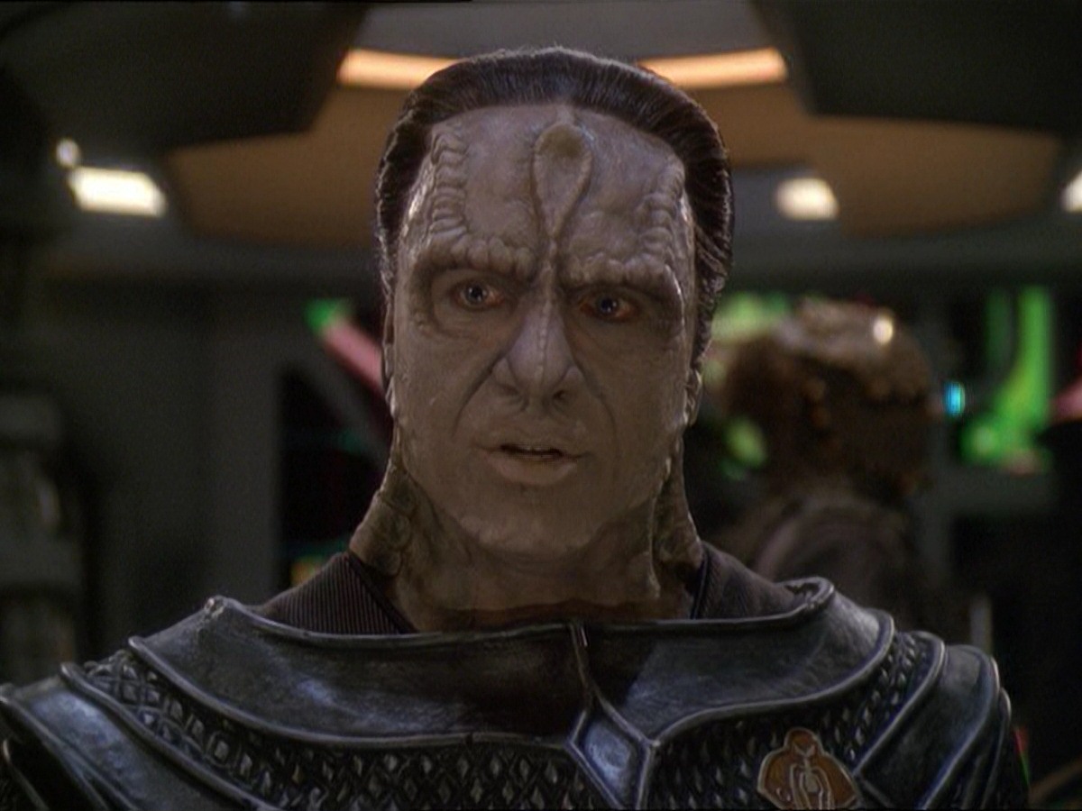 extant_StarTrek_DS9_7x19-StrangeBedfellows_0455.jpg