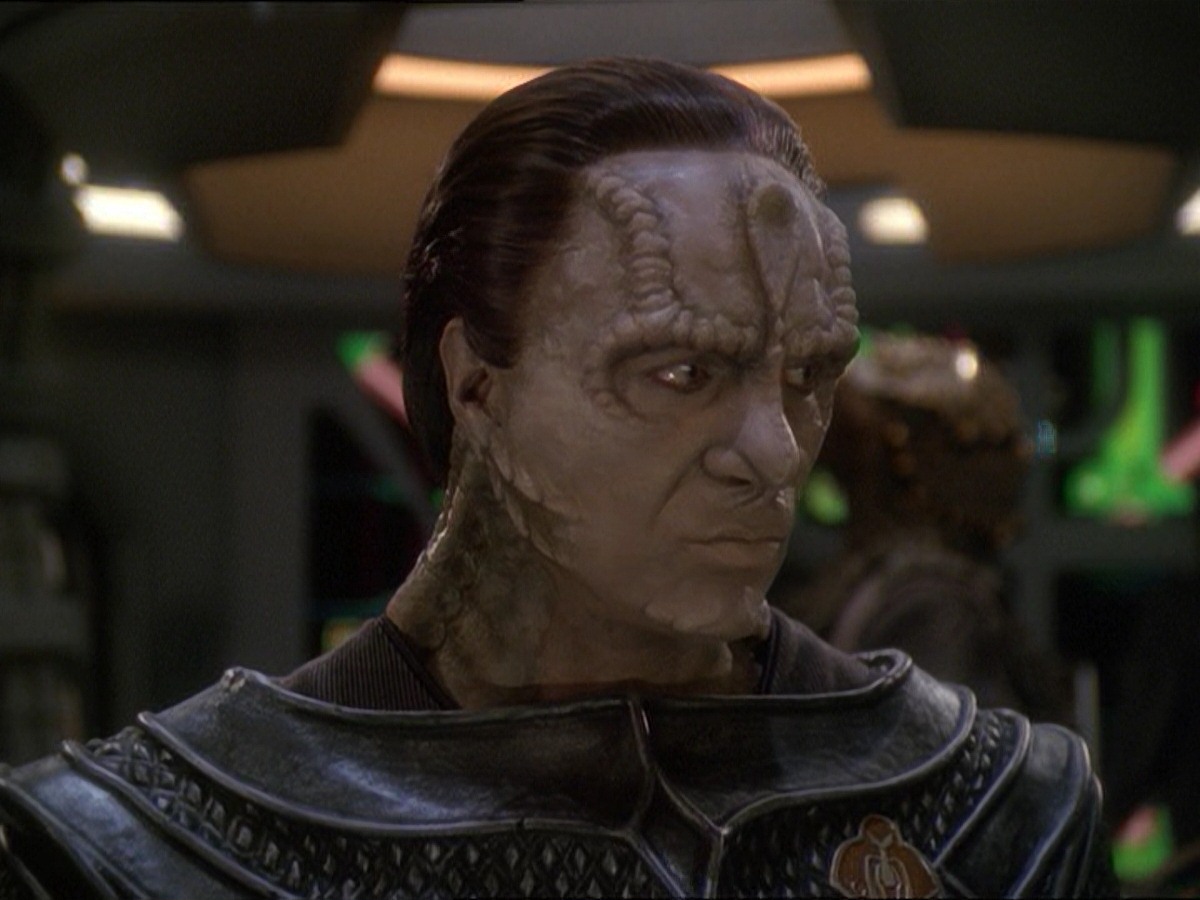 extant_StarTrek_DS9_7x19-StrangeBedfellows_0467.jpg
