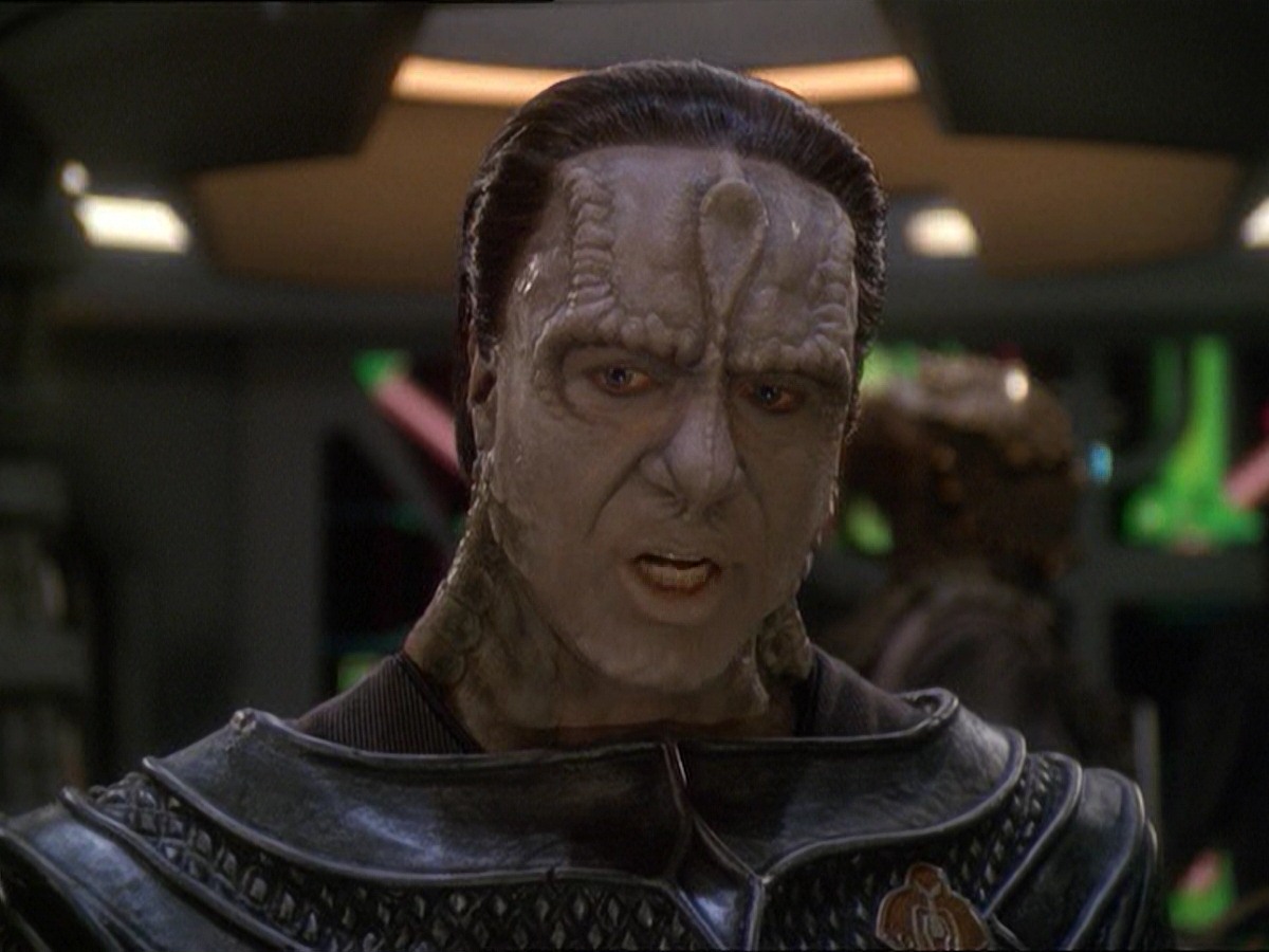 extant_StarTrek_DS9_7x19-StrangeBedfellows_0468.jpg