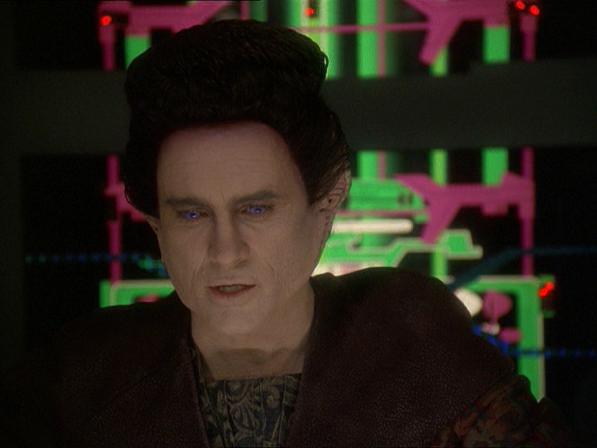 extant_StarTrek_DS9_7x19-StrangeBedfellows_0482.jpg