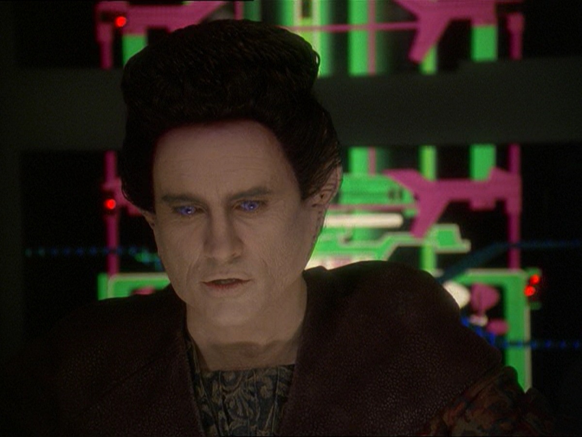 extant_StarTrek_DS9_7x19-StrangeBedfellows_0483.jpg