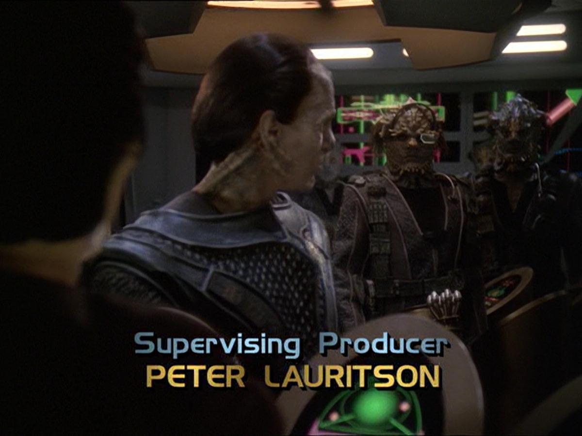 extant_StarTrek_DS9_7x19-StrangeBedfellows_0494.jpg