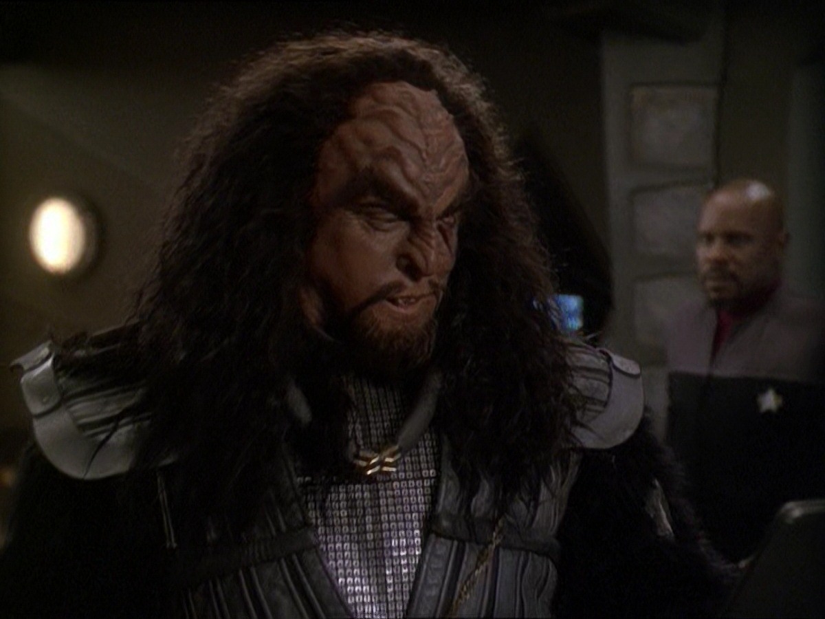 extant_StarTrek_DS9_7x19-StrangeBedfellows_0571.jpg