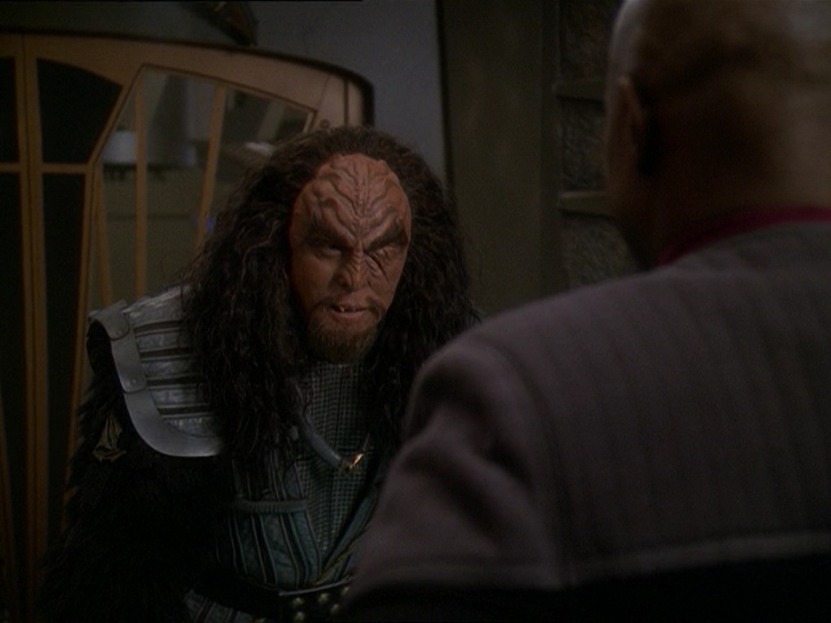 extant_StarTrek_DS9_7x19-StrangeBedfellows_0598.jpg