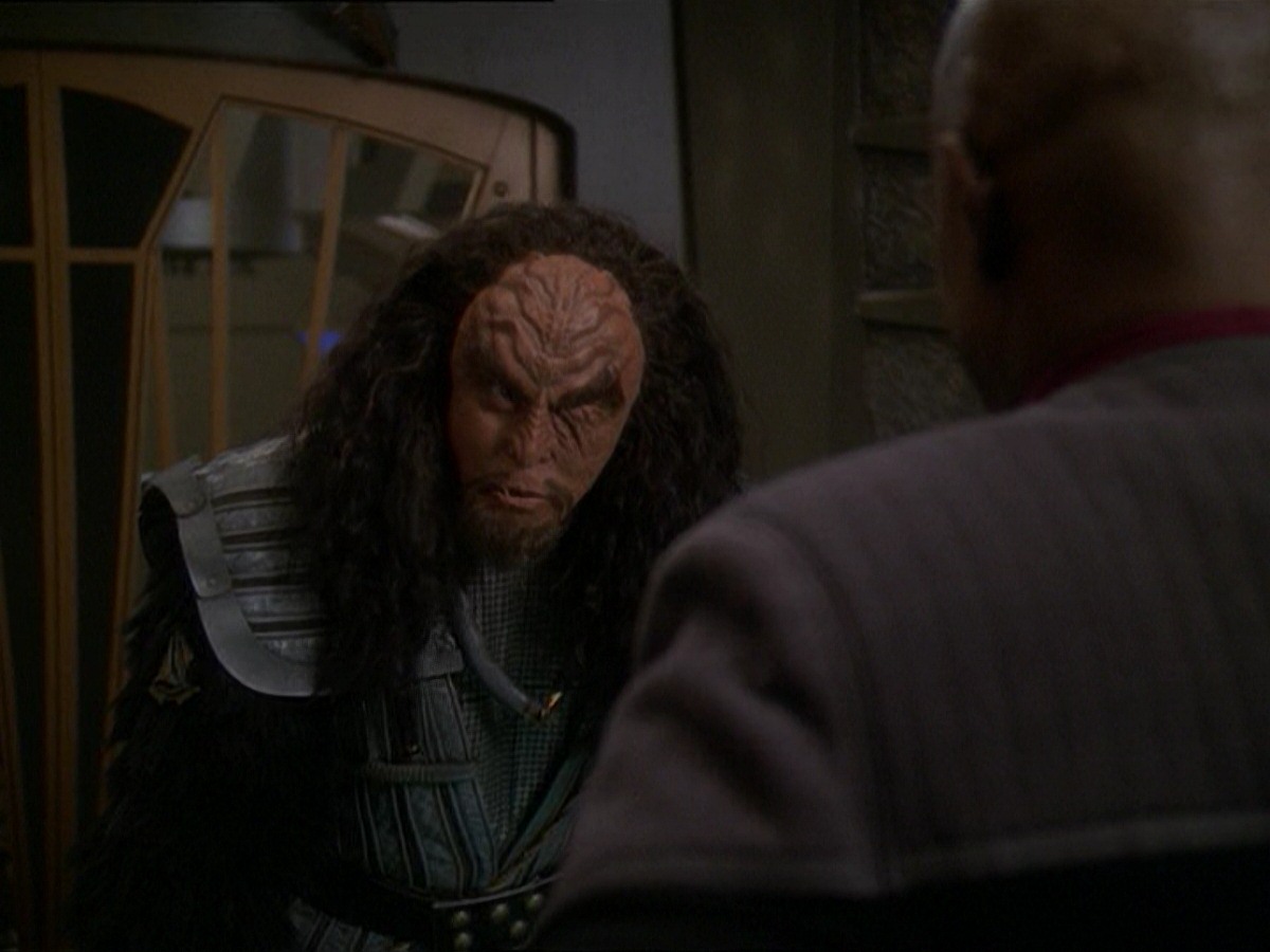 extant_StarTrek_DS9_7x19-StrangeBedfellows_0599.jpg