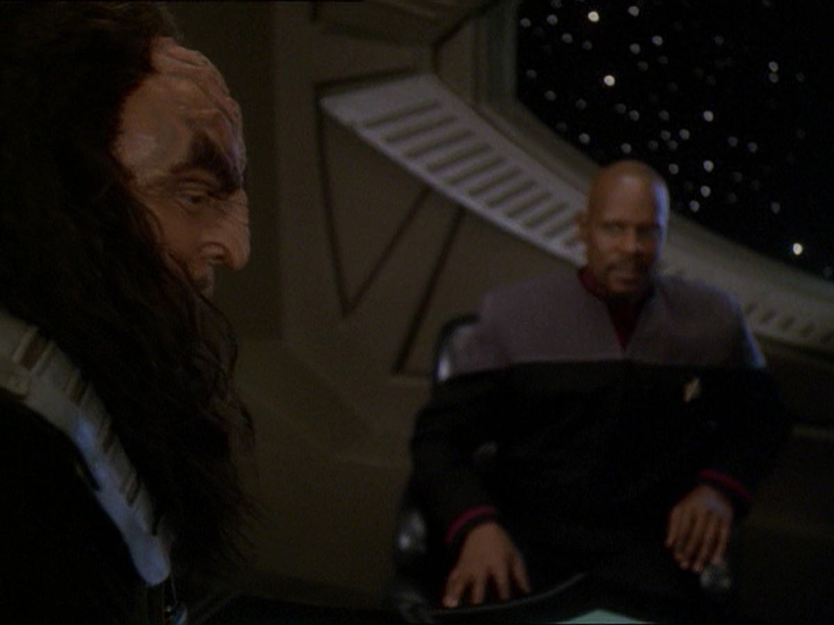 extant_StarTrek_DS9_7x19-StrangeBedfellows_0610.jpg