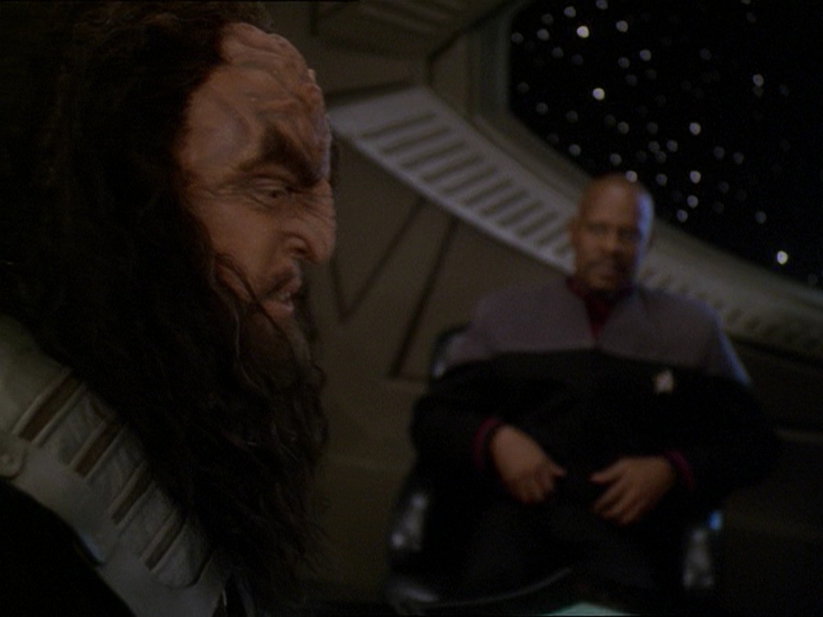 extant_StarTrek_DS9_7x19-StrangeBedfellows_0611.jpg