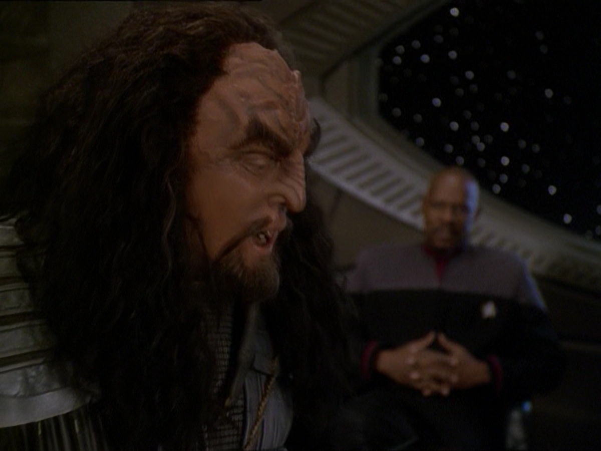 extant_StarTrek_DS9_7x19-StrangeBedfellows_0617.jpg
