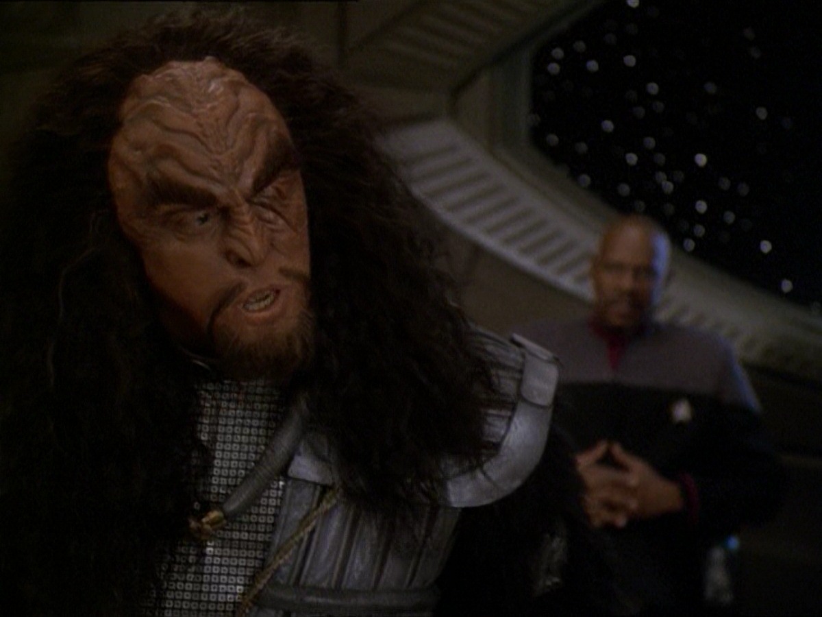 extant_StarTrek_DS9_7x19-StrangeBedfellows_0619.jpg