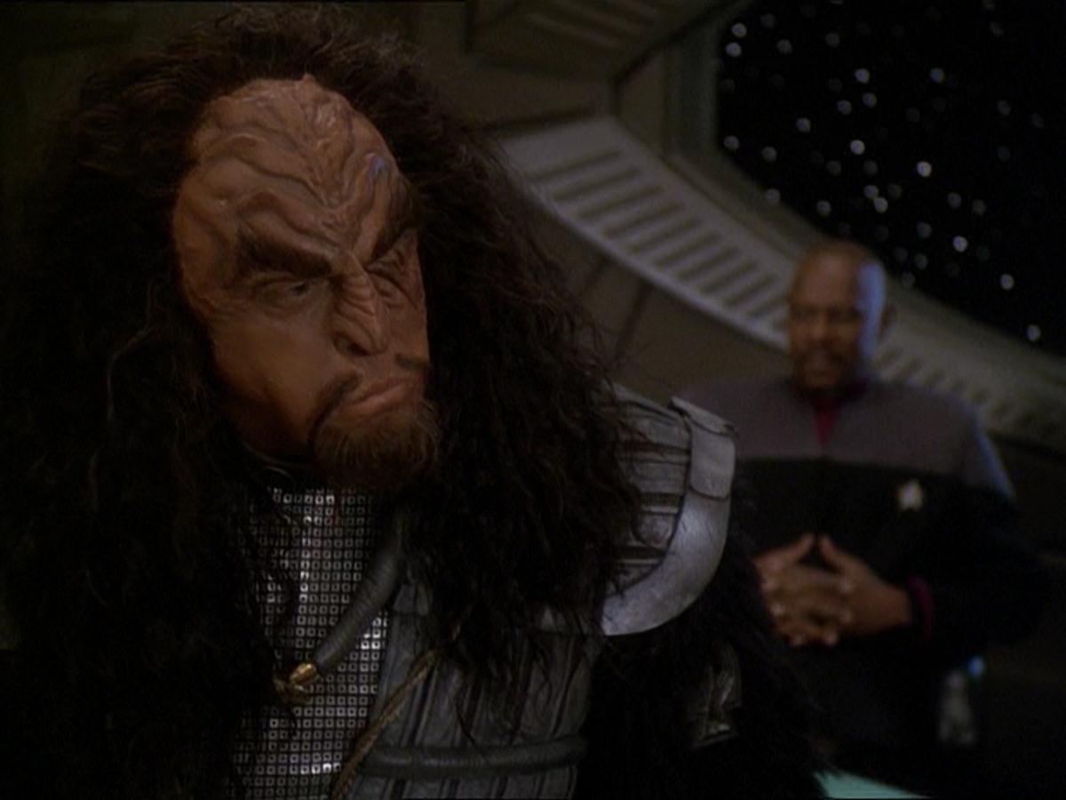 extant_StarTrek_DS9_7x19-StrangeBedfellows_0626.jpg