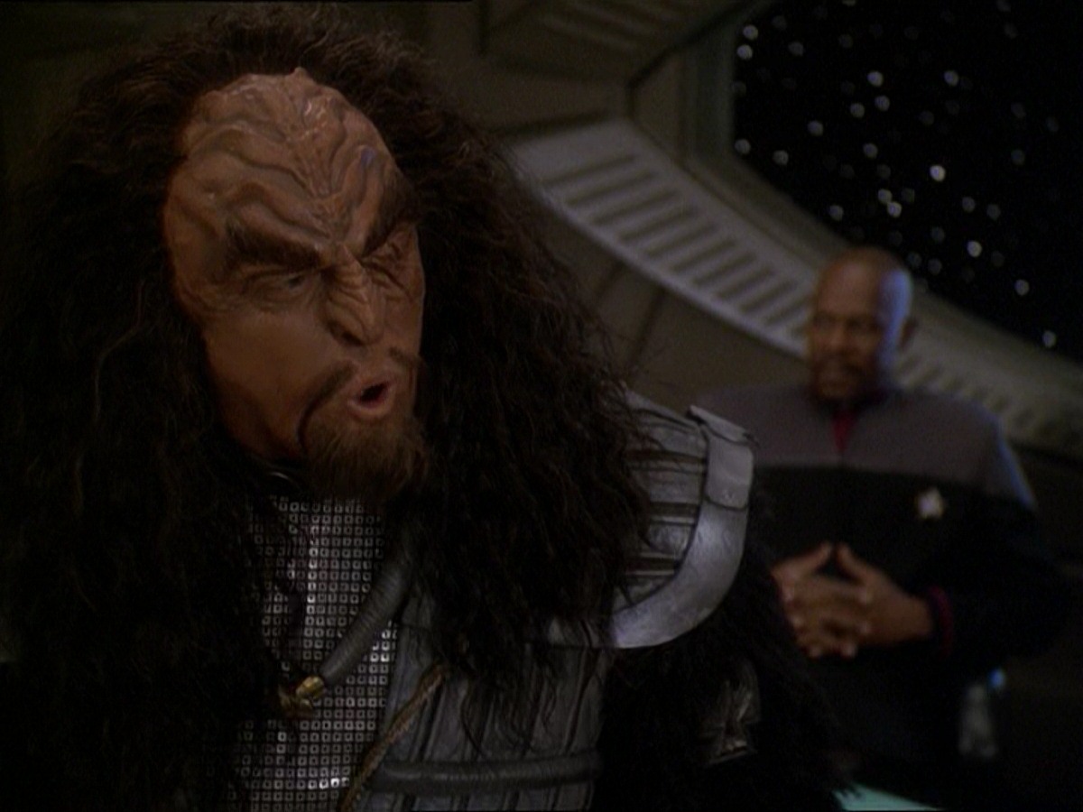 extant_StarTrek_DS9_7x19-StrangeBedfellows_0629.jpg