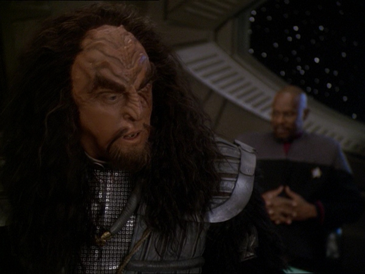 extant_StarTrek_DS9_7x19-StrangeBedfellows_0632.jpg