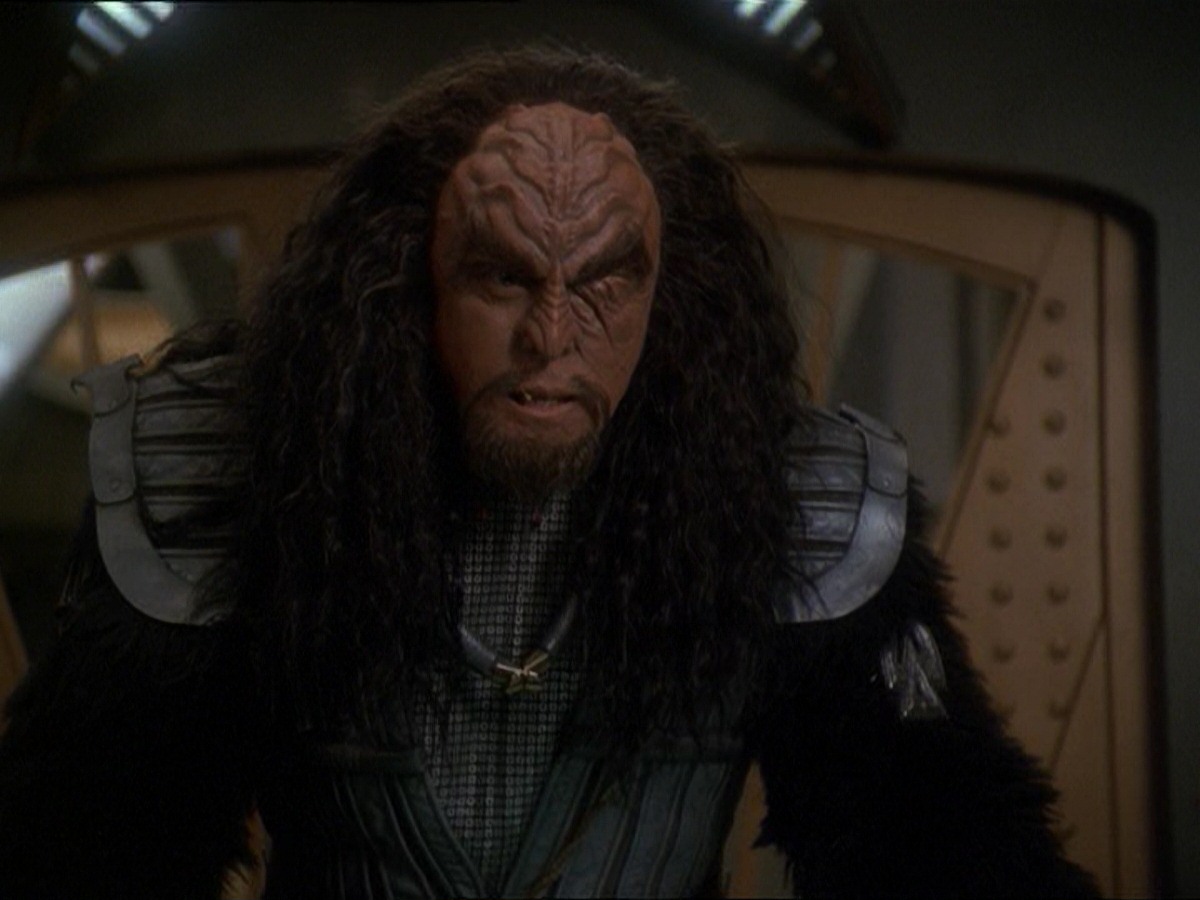 extant_StarTrek_DS9_7x19-StrangeBedfellows_0643.jpg