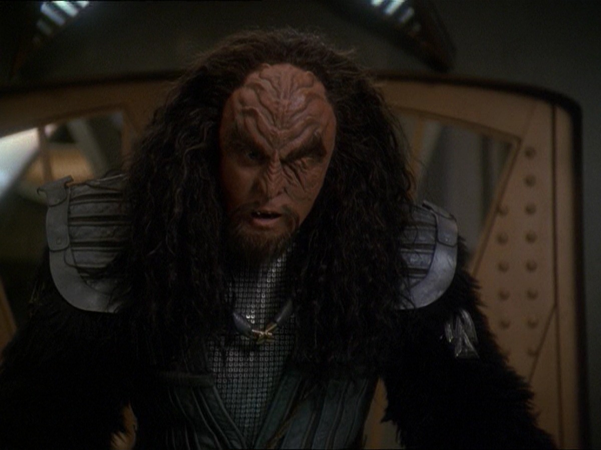 extant_StarTrek_DS9_7x19-StrangeBedfellows_0653.jpg