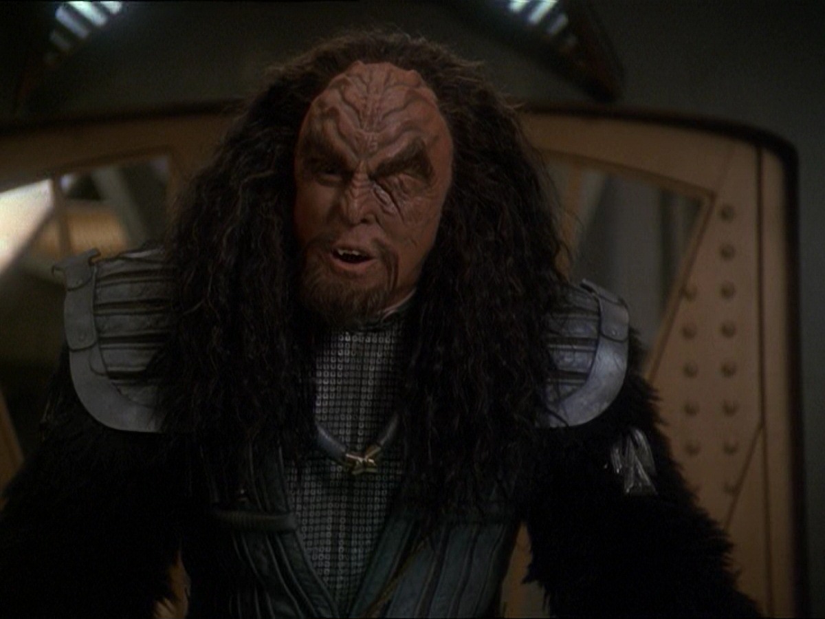 extant_StarTrek_DS9_7x19-StrangeBedfellows_0655.jpg