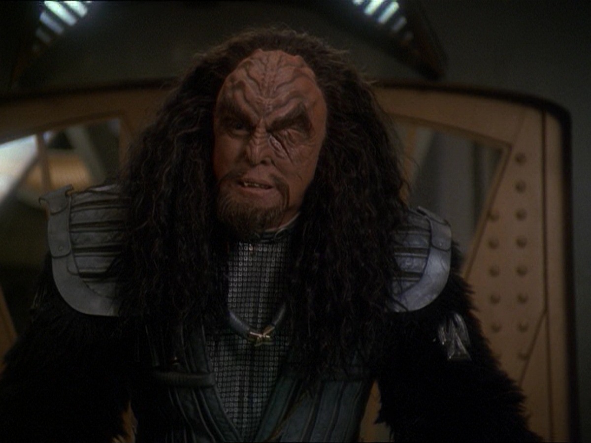 extant_StarTrek_DS9_7x19-StrangeBedfellows_0657.jpg