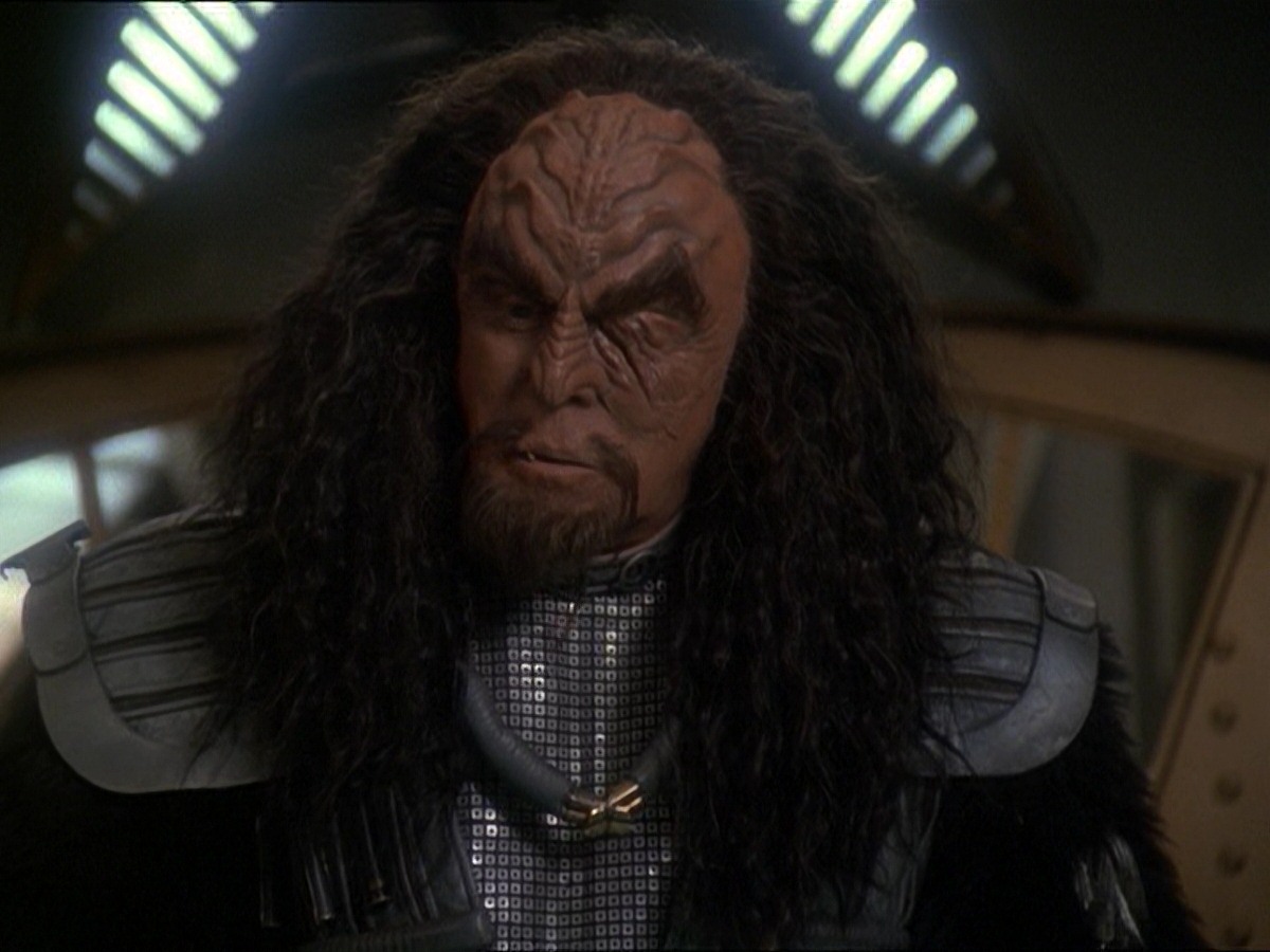 extant_StarTrek_DS9_7x19-StrangeBedfellows_0668.jpg