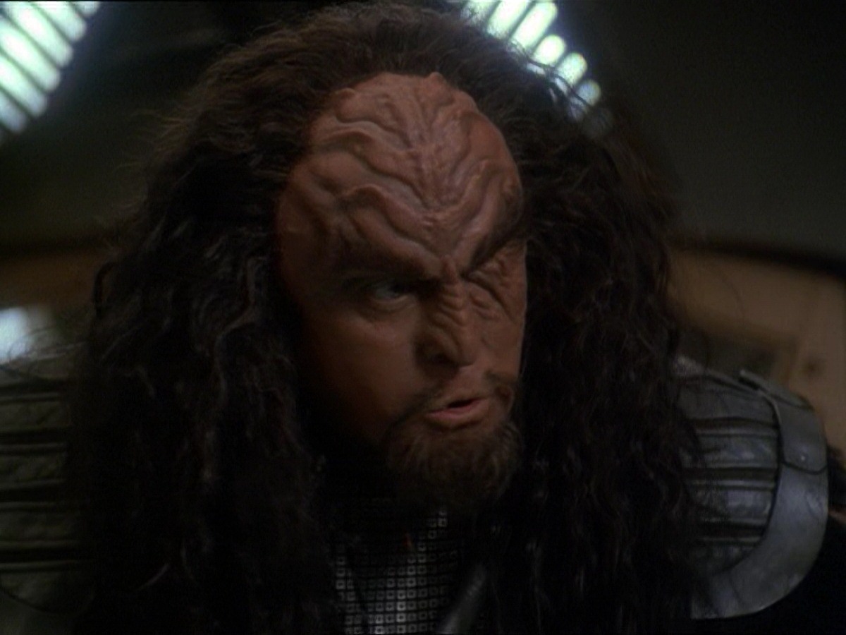 extant_StarTrek_DS9_7x19-StrangeBedfellows_0686.jpg