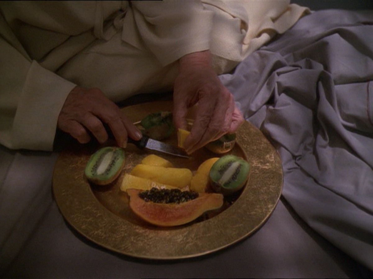extant_StarTrek_DS9_7x19-StrangeBedfellows_0716.jpg