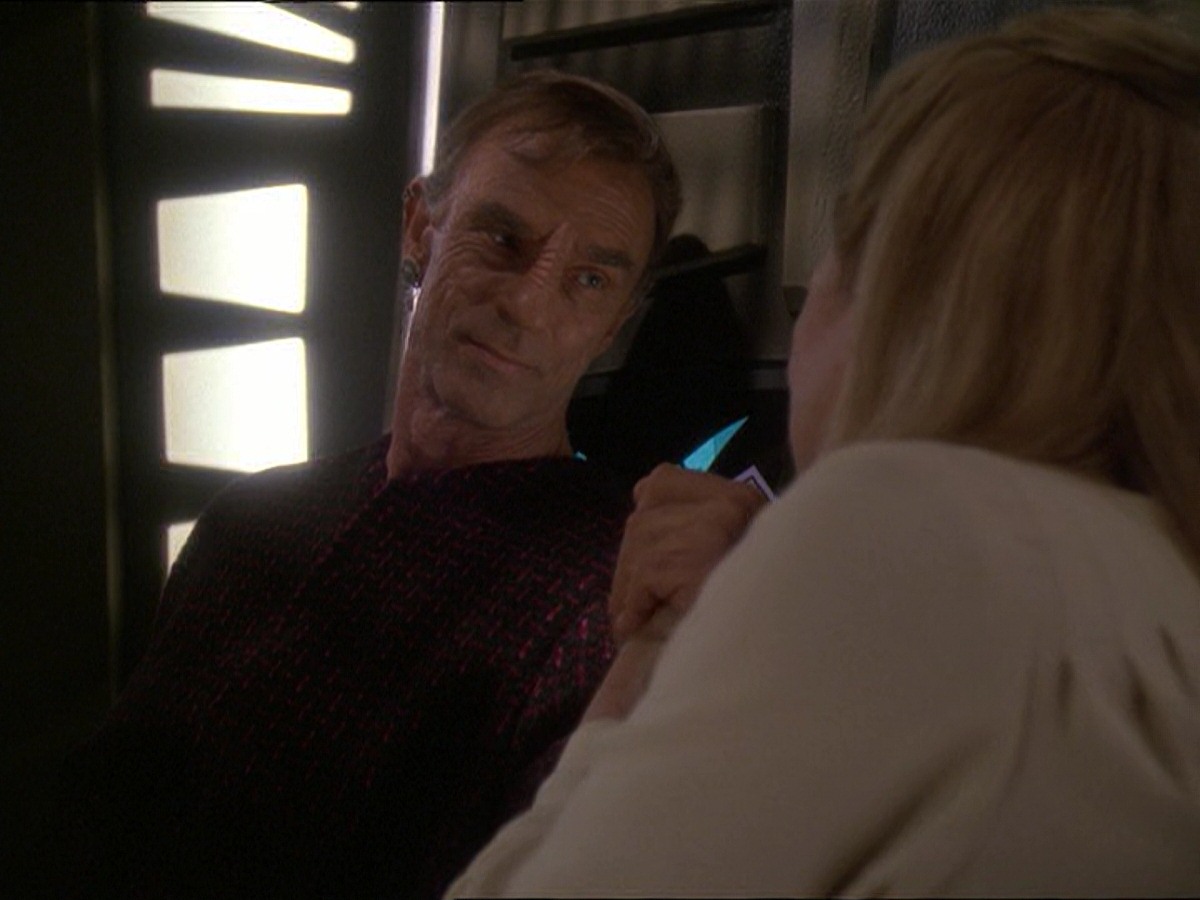 extant_StarTrek_DS9_7x19-StrangeBedfellows_0764.jpg
