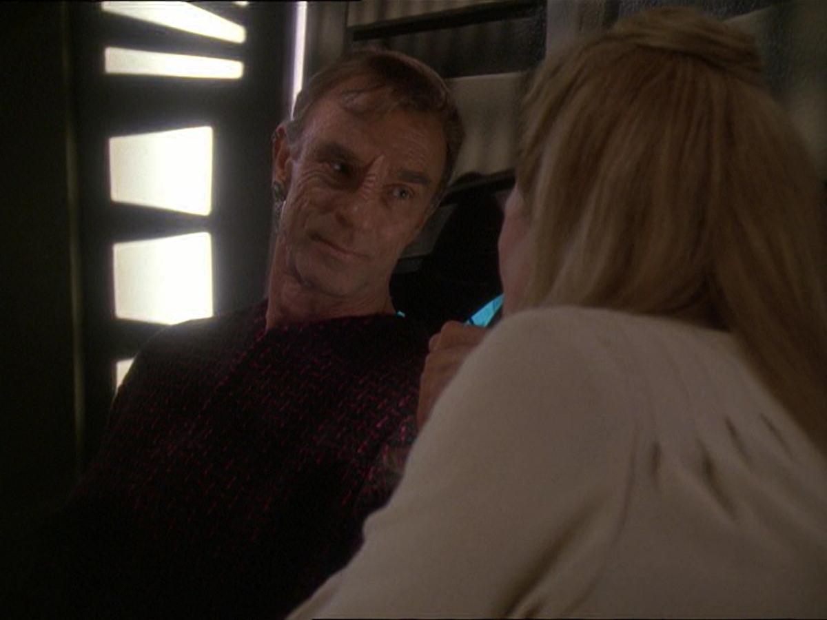 extant_StarTrek_DS9_7x19-StrangeBedfellows_0765.jpg