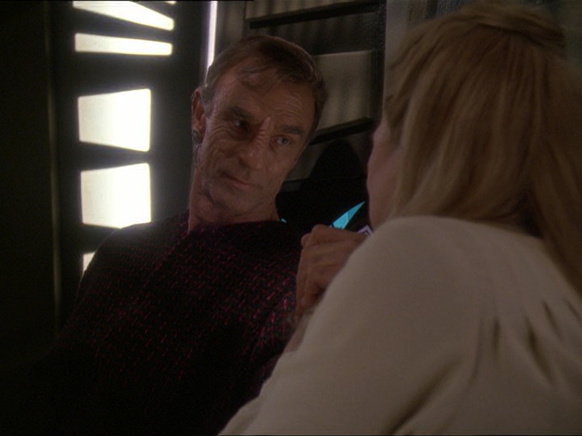 extant_StarTrek_DS9_7x19-StrangeBedfellows_0766.jpg