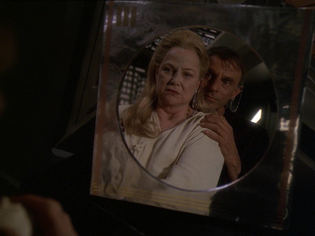 extant_StarTrek_DS9_7x19-StrangeBedfellows_0857.jpg