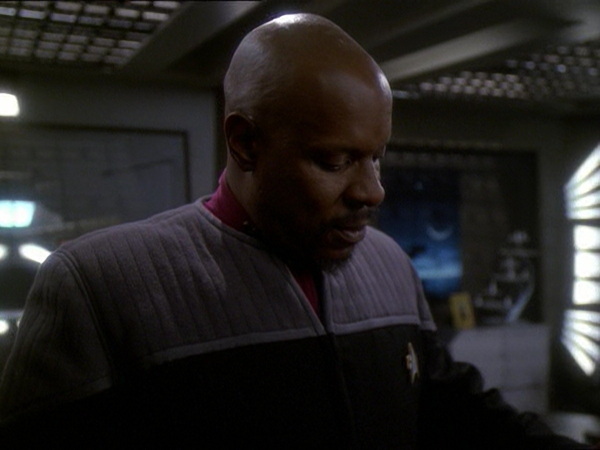 extant_StarTrek_DS9_7x19-StrangeBedfellows_0946.jpg