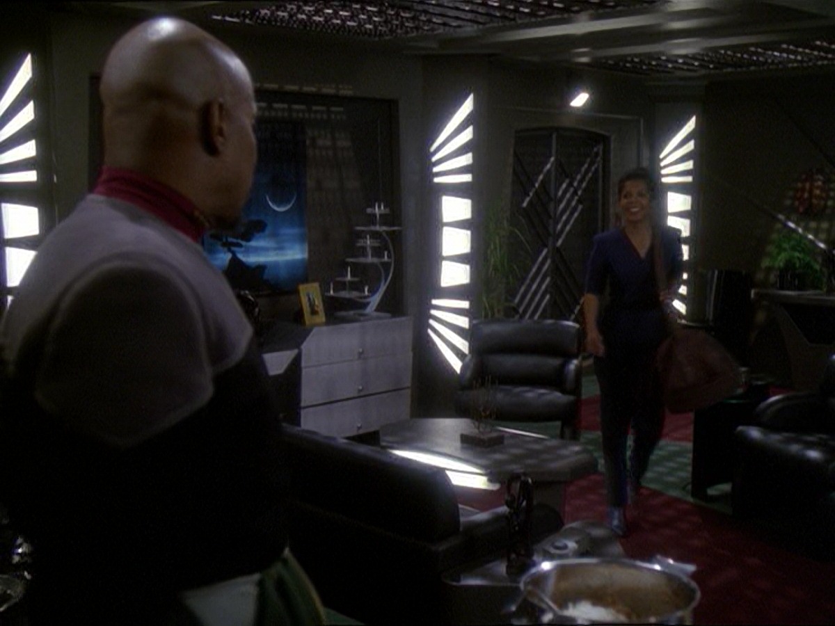 extant_StarTrek_DS9_7x19-StrangeBedfellows_0954.jpg