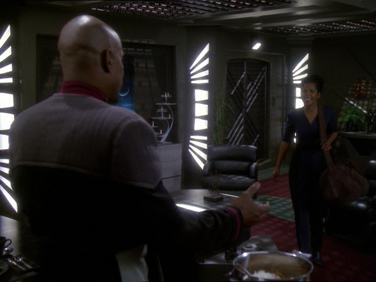 extant_StarTrek_DS9_7x19-StrangeBedfellows_0955.jpg
