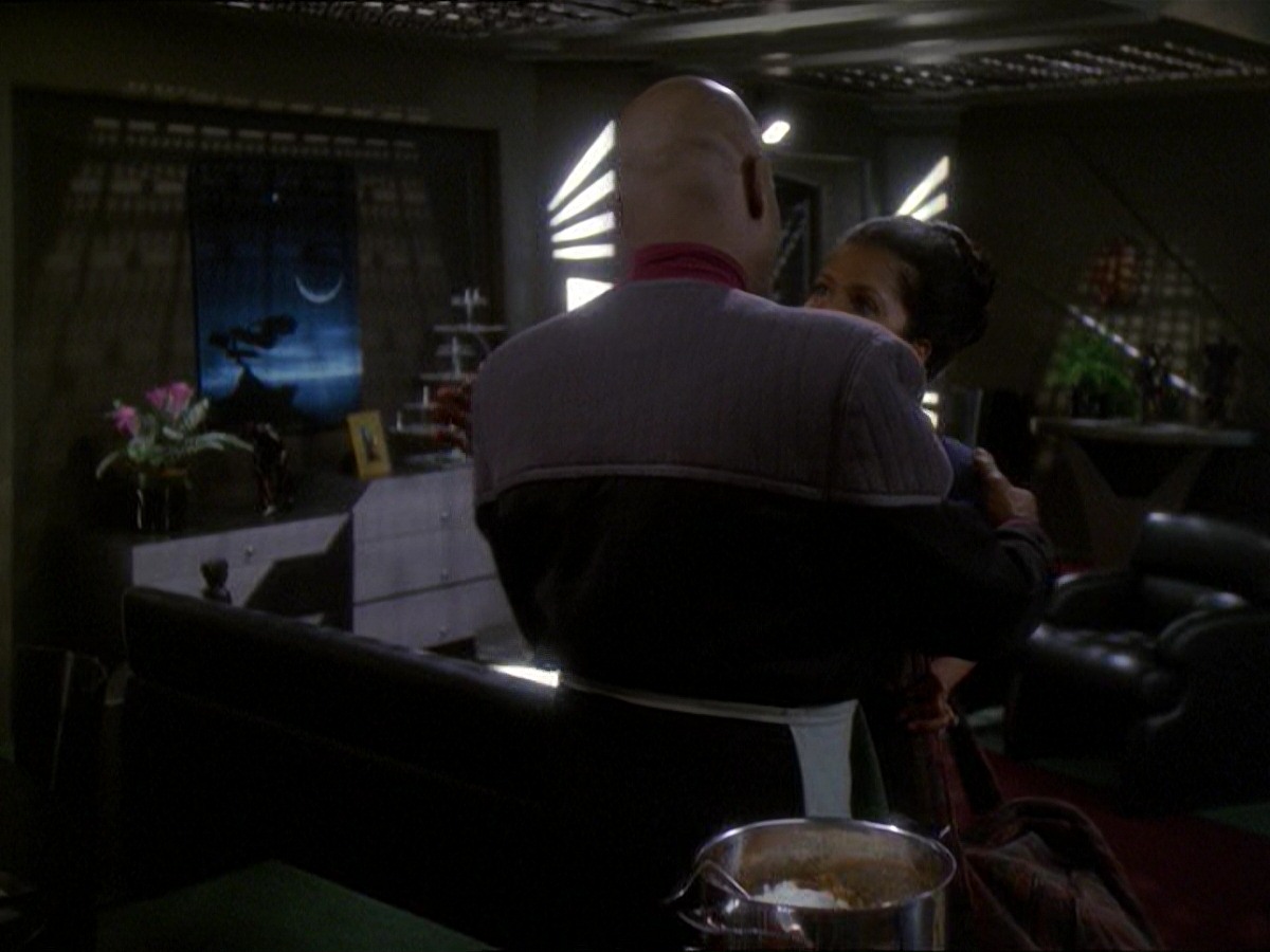 extant_StarTrek_DS9_7x19-StrangeBedfellows_0959.jpg