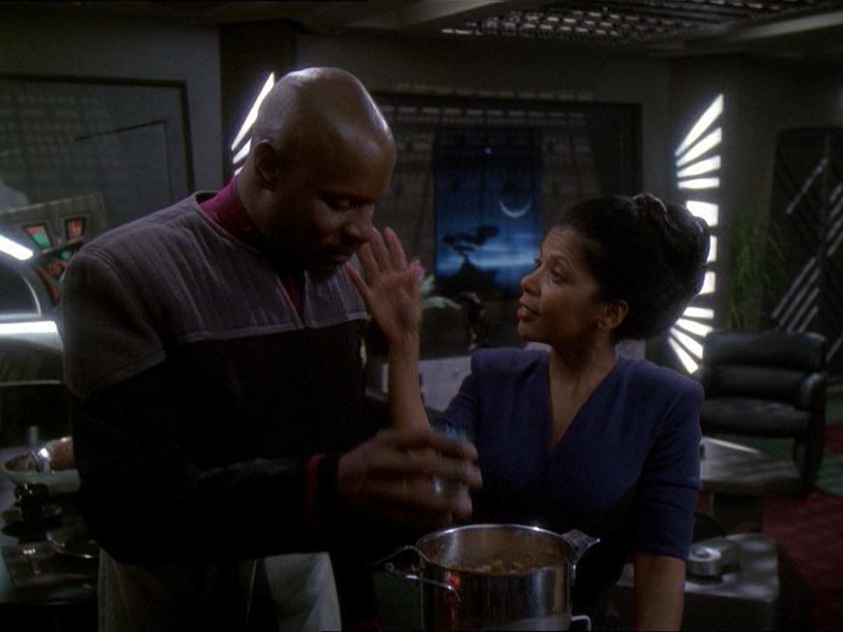 extant_StarTrek_DS9_7x19-StrangeBedfellows_1055.jpg