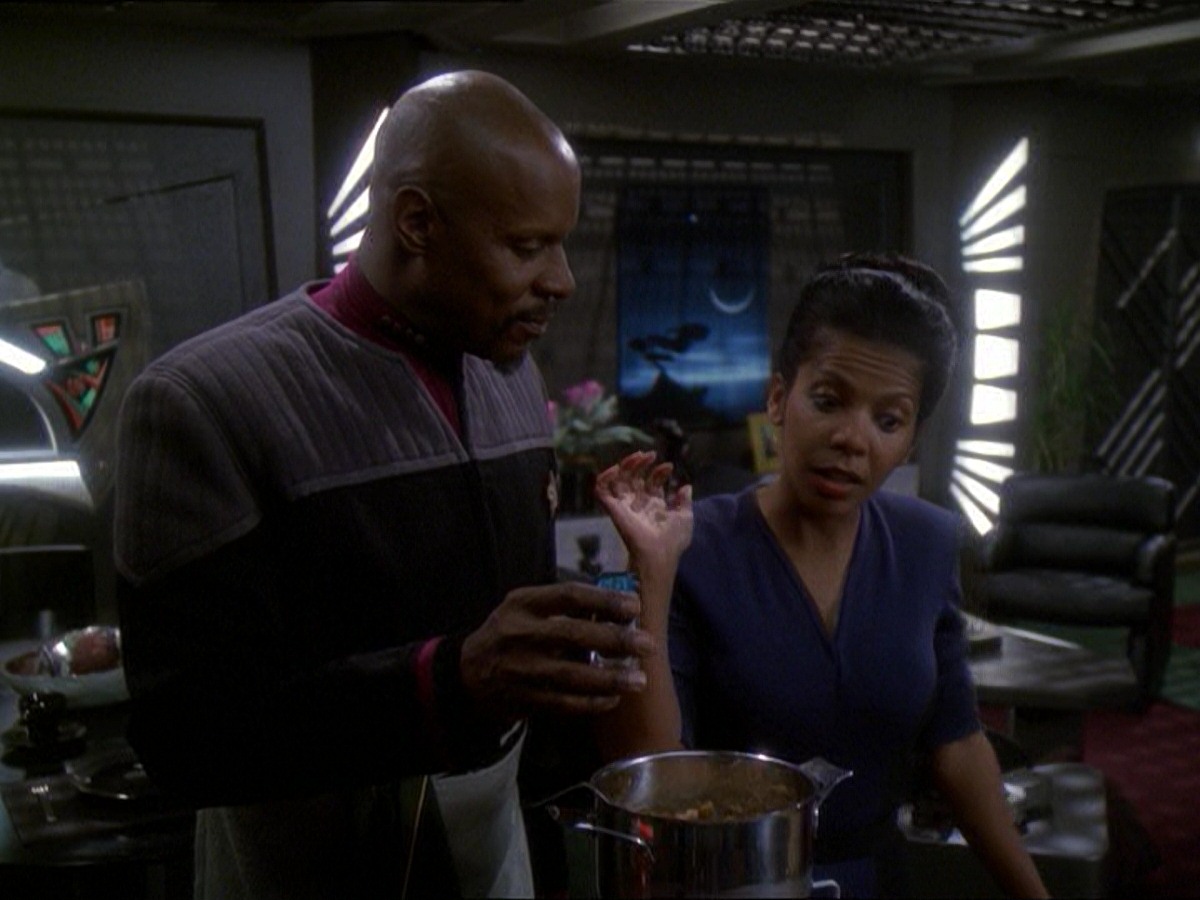 extant_StarTrek_DS9_7x19-StrangeBedfellows_1057.jpg