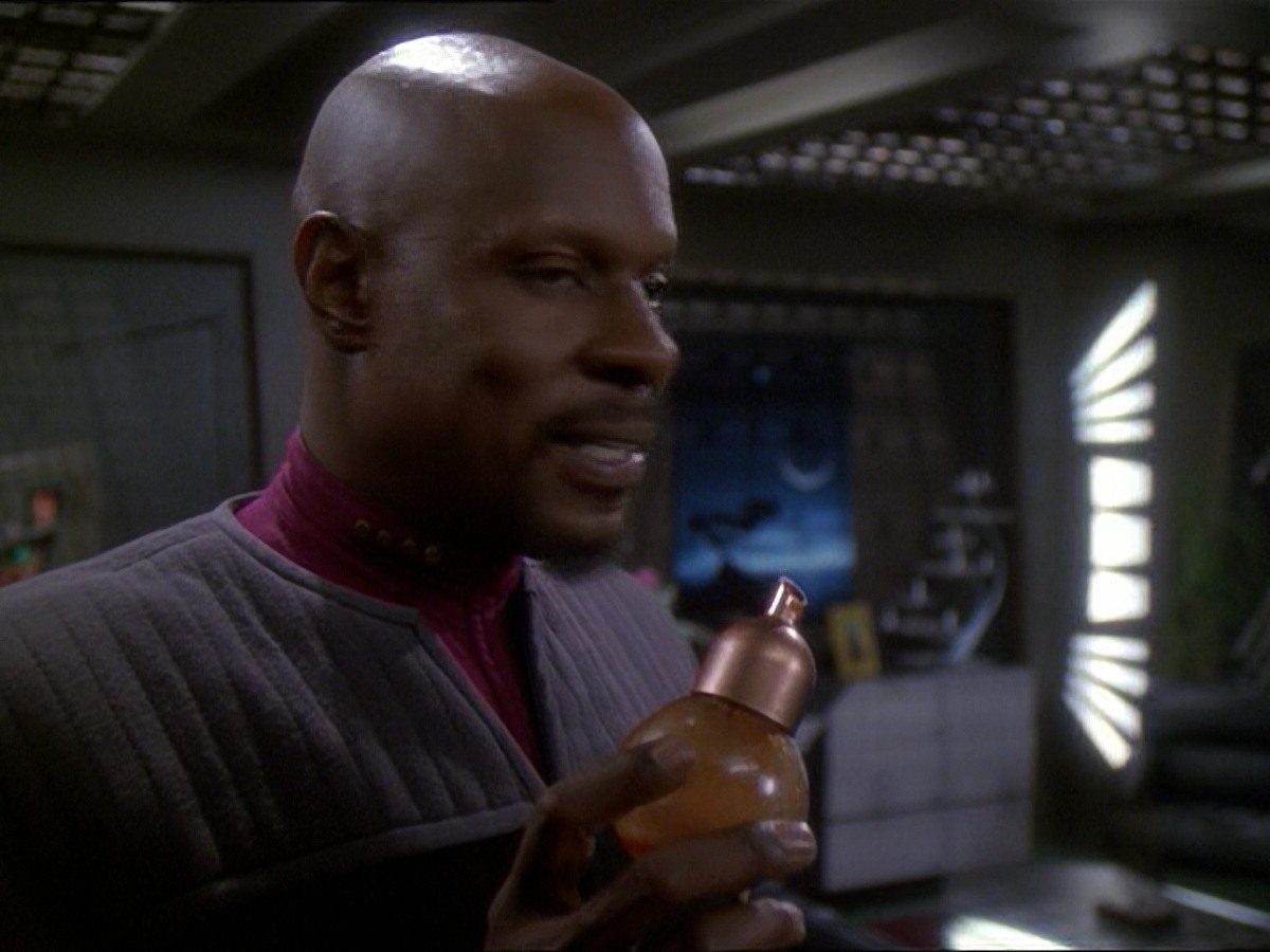 extant_StarTrek_DS9_7x19-StrangeBedfellows_1077.jpg