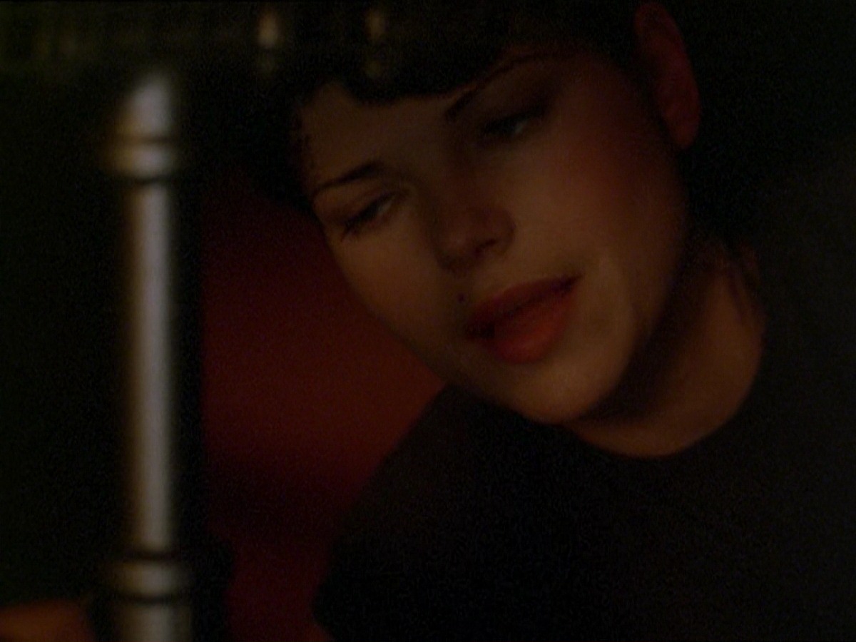 extant_StarTrek_DS9_7x19-StrangeBedfellows_1096.jpg