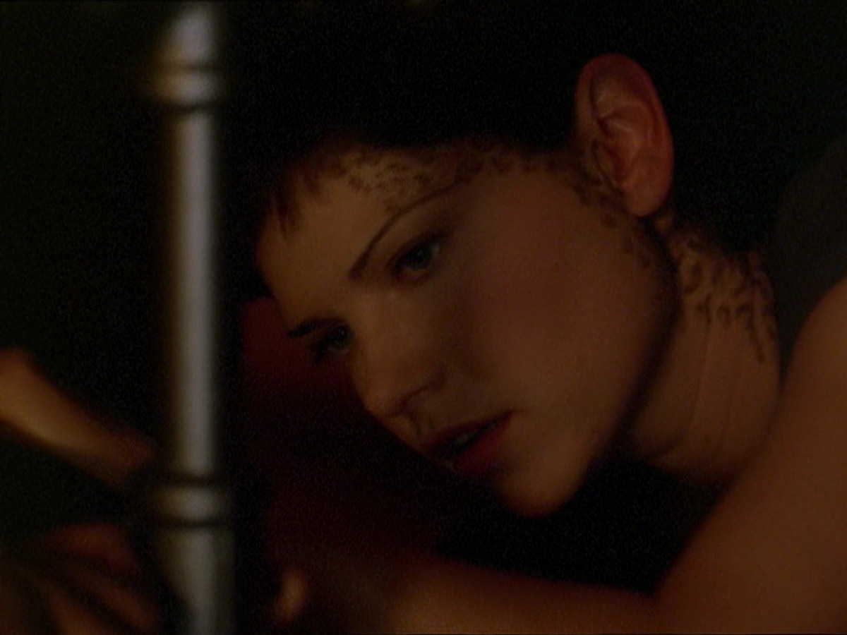 extant_StarTrek_DS9_7x19-StrangeBedfellows_1097.jpg
