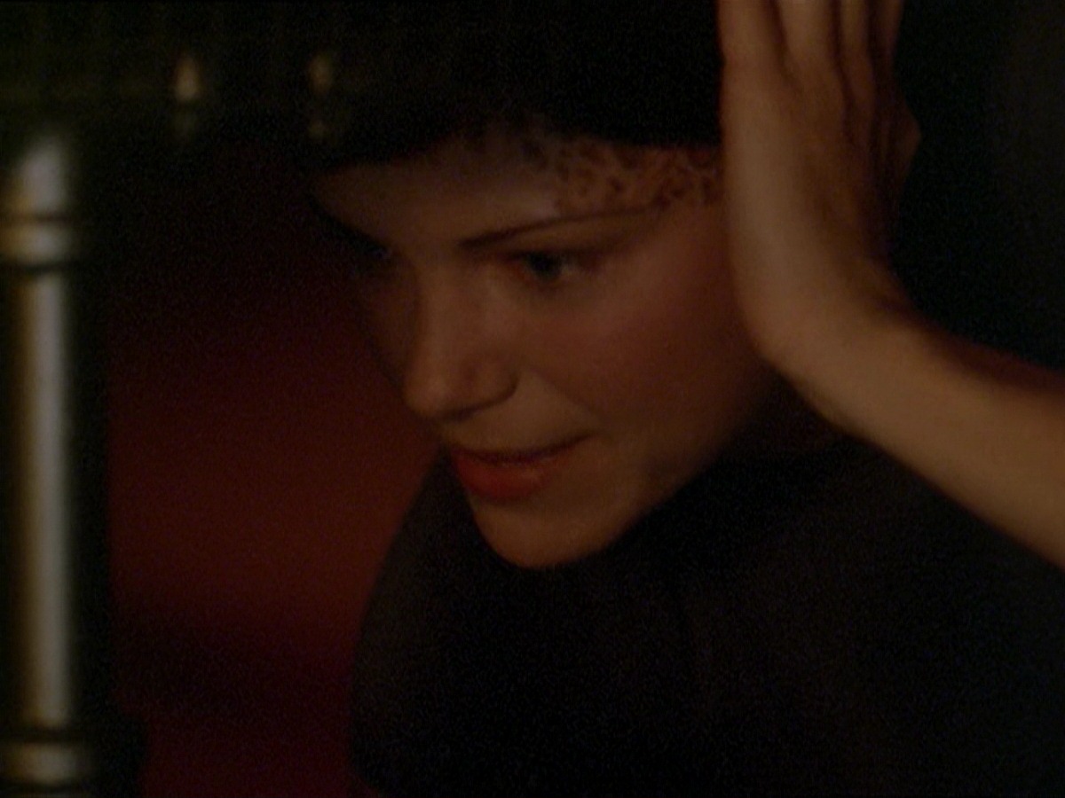 extant_StarTrek_DS9_7x19-StrangeBedfellows_1123.jpg