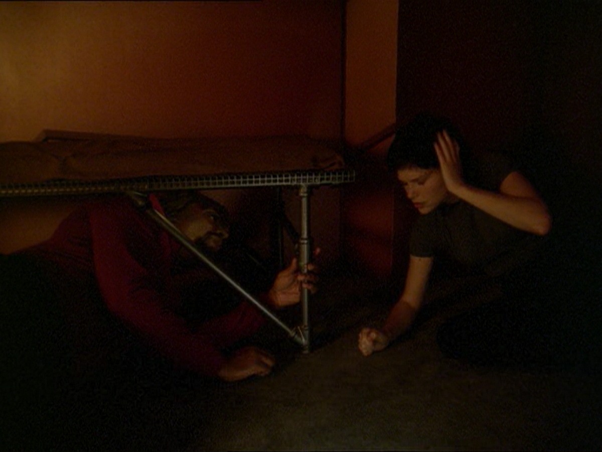 extant_StarTrek_DS9_7x19-StrangeBedfellows_1125.jpg