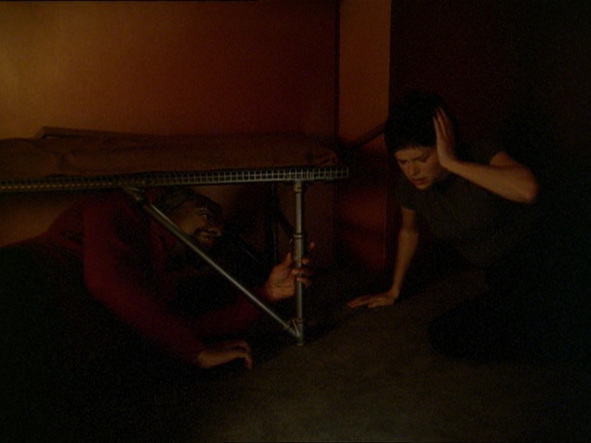 extant_StarTrek_DS9_7x19-StrangeBedfellows_1126.jpg