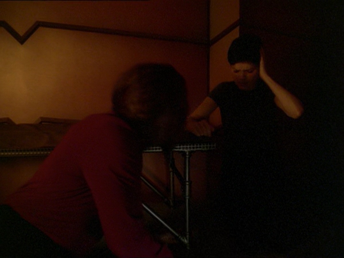 extant_StarTrek_DS9_7x19-StrangeBedfellows_1130.jpg